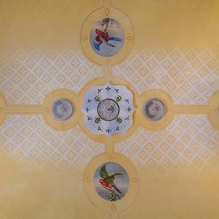 شقة Historic Piazza Teatro *