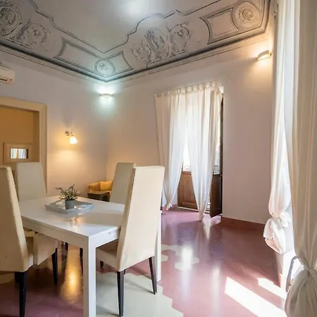 Historic Piazza Teatro شقة *